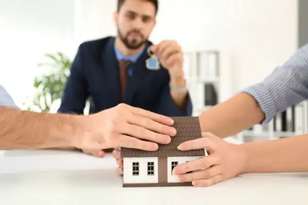 Couple arguing over property in divorce mediation Newport